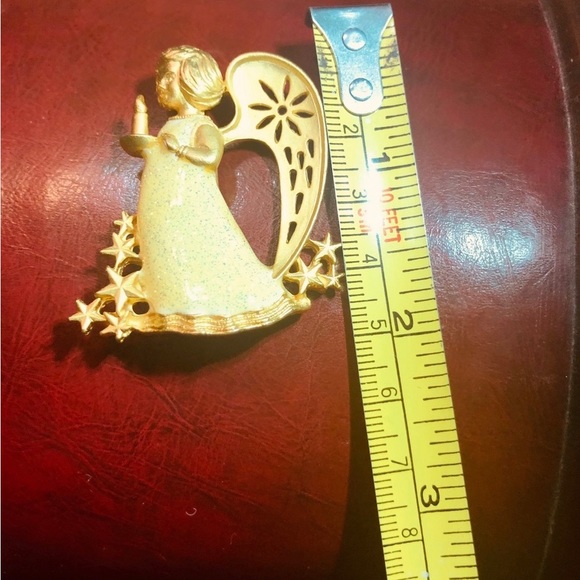 Vintage Angel Gold Enameled Brooch! - Picture 4 of 8
